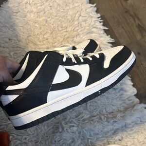 Nike Panda Dunks